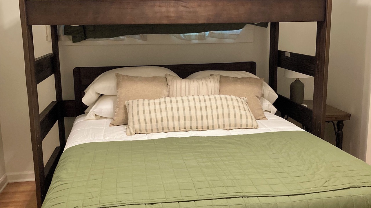 Photo of Bedroom in King
