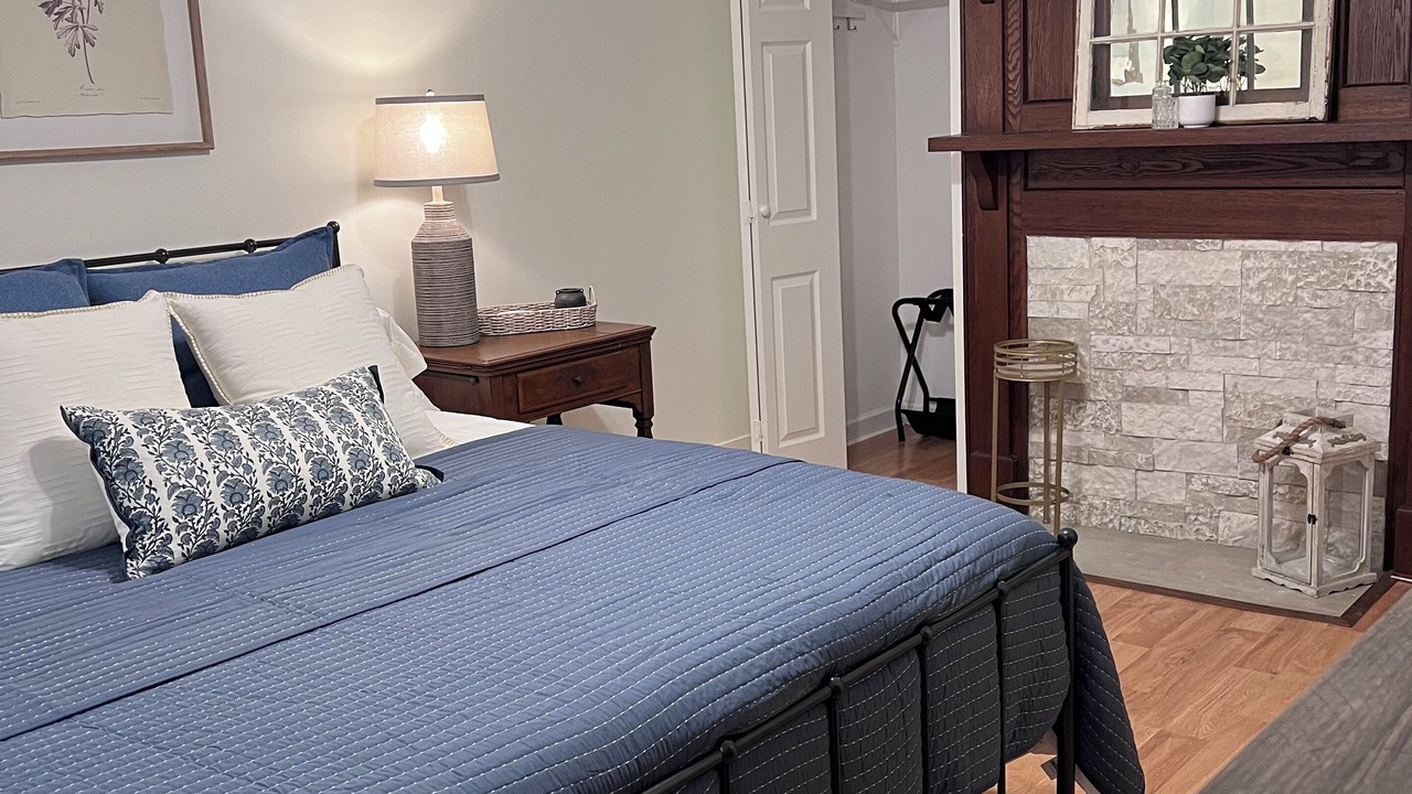 Photo of Bedroom in King