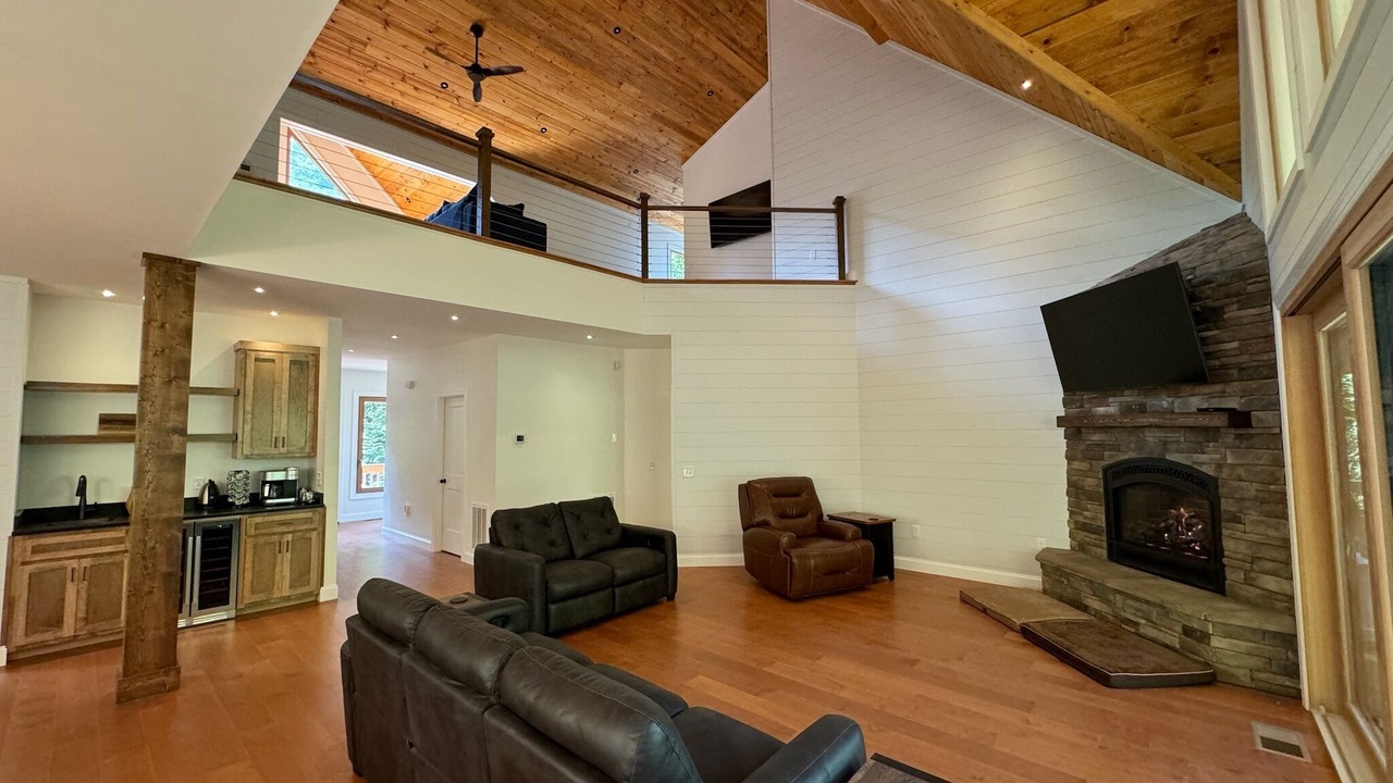 Photo of Livingroom in Nantahala