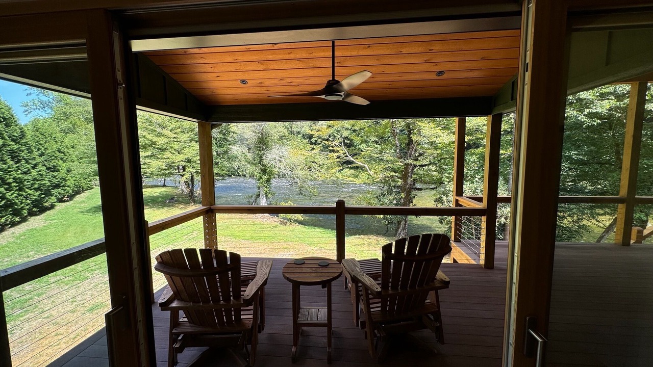 Photo of Patio Balcony in Nantahala