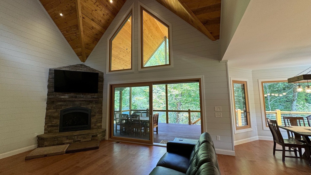 Photo of Livingroom in Nantahala