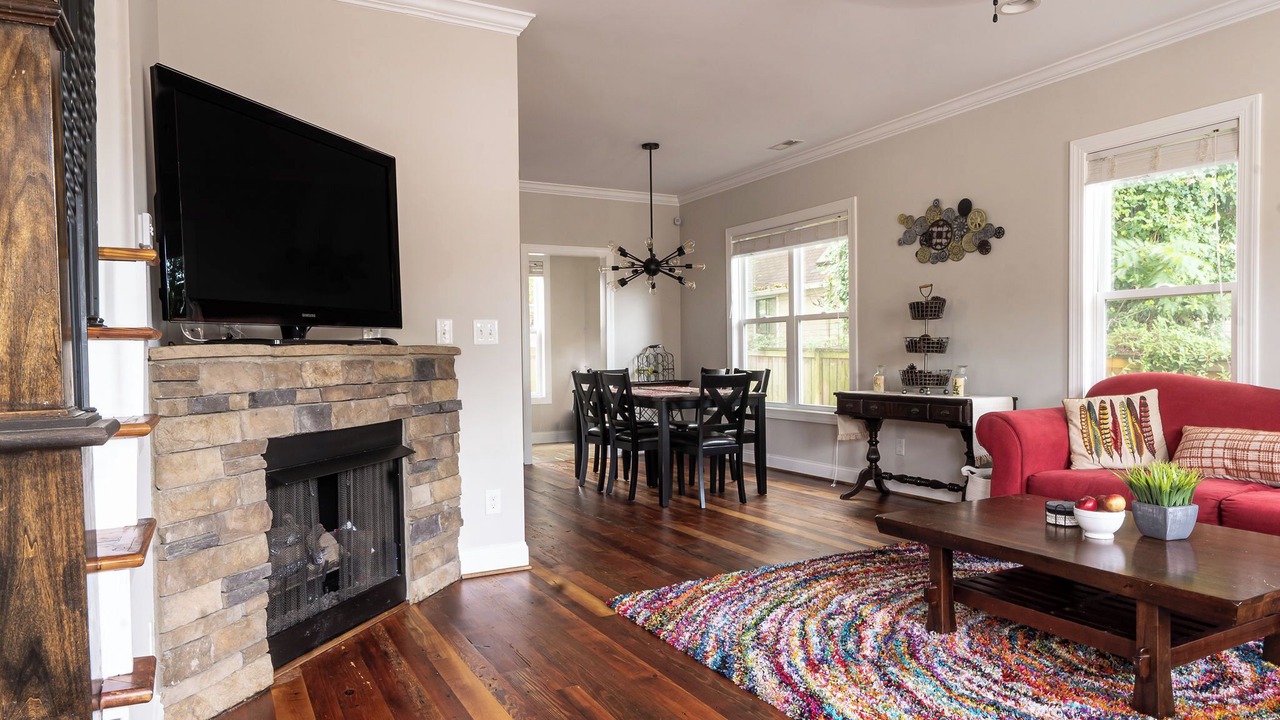 Photo of Livingroom in Downtown