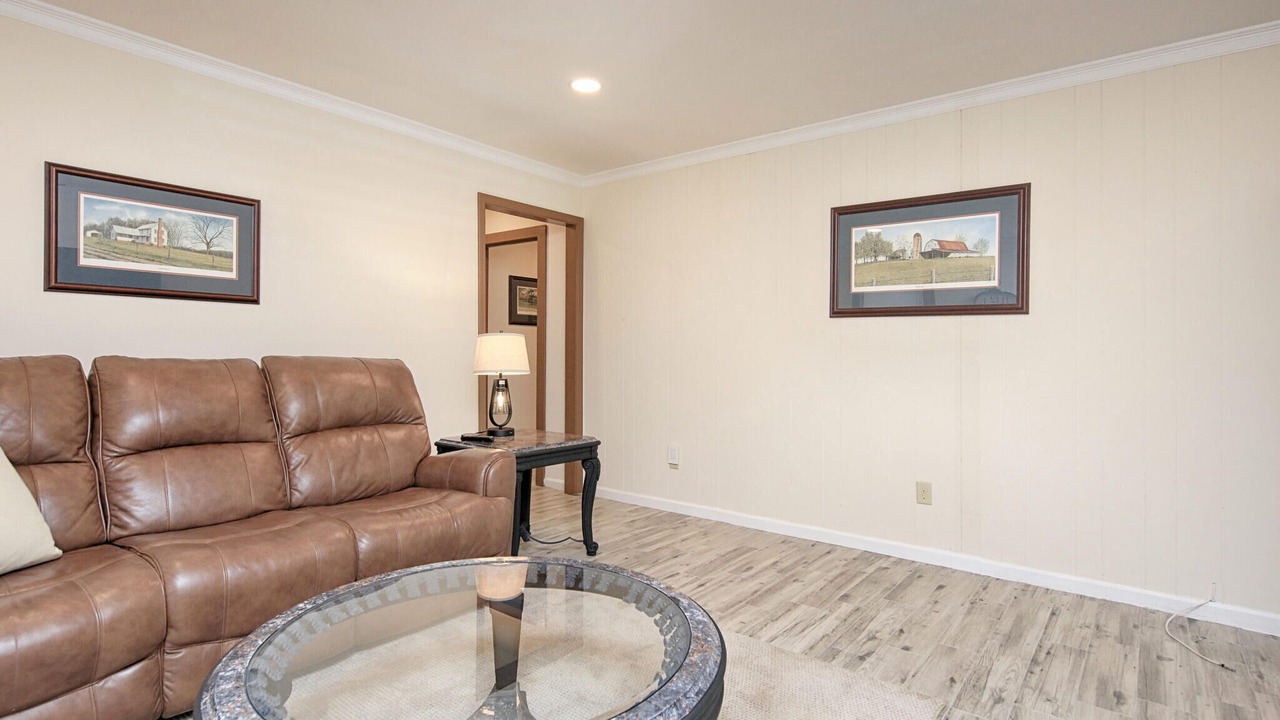 Photo of Livingroom in Barium Springs