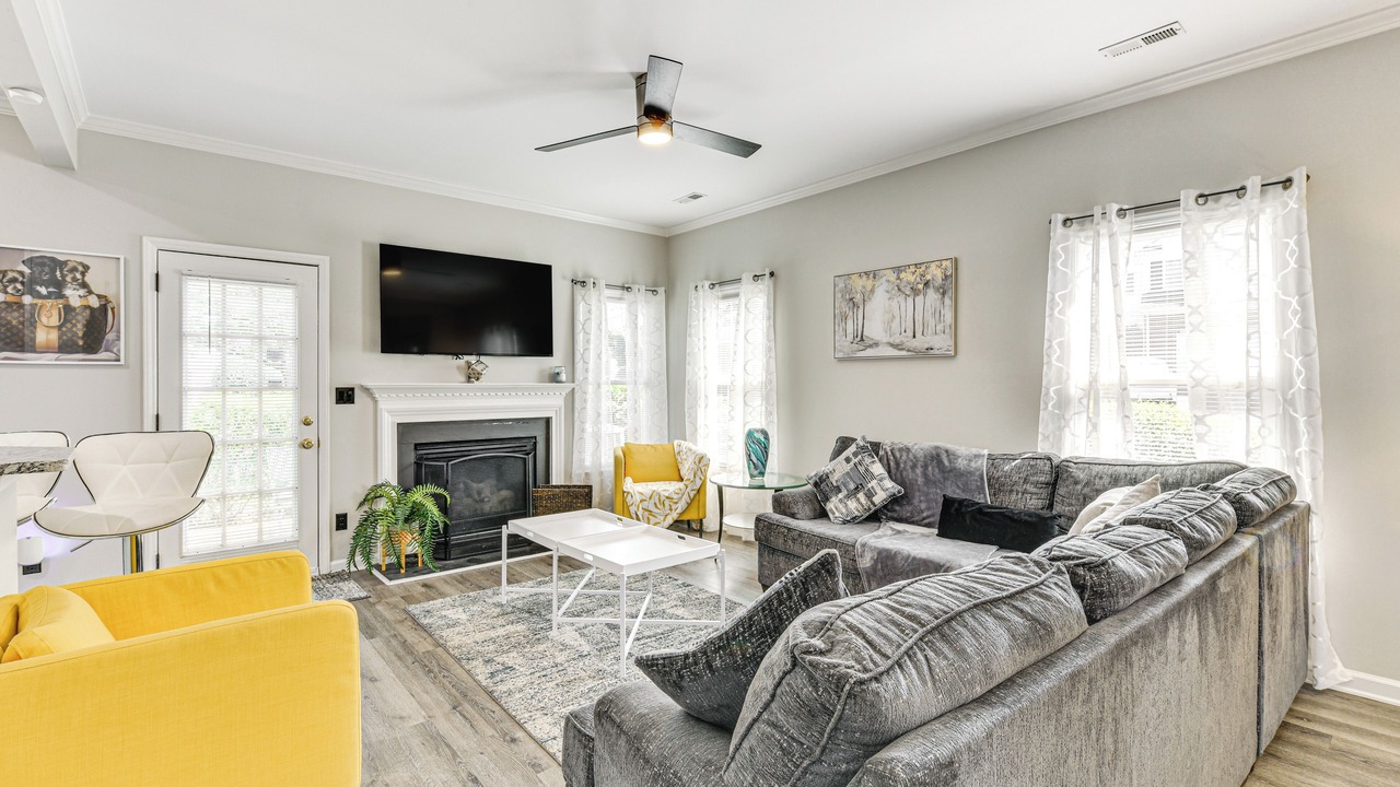 Photo of Livingroom in Paw Creek