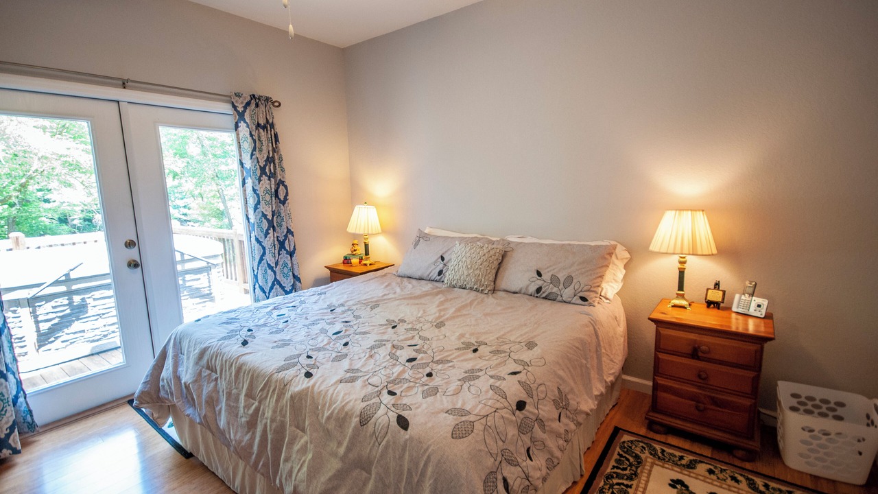 Photo of Bedroom in Hayesville