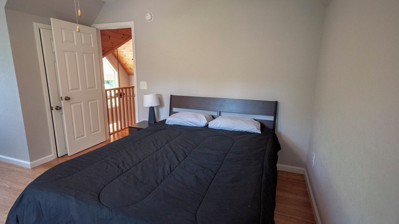 Photo of Bedroom in Hayesville