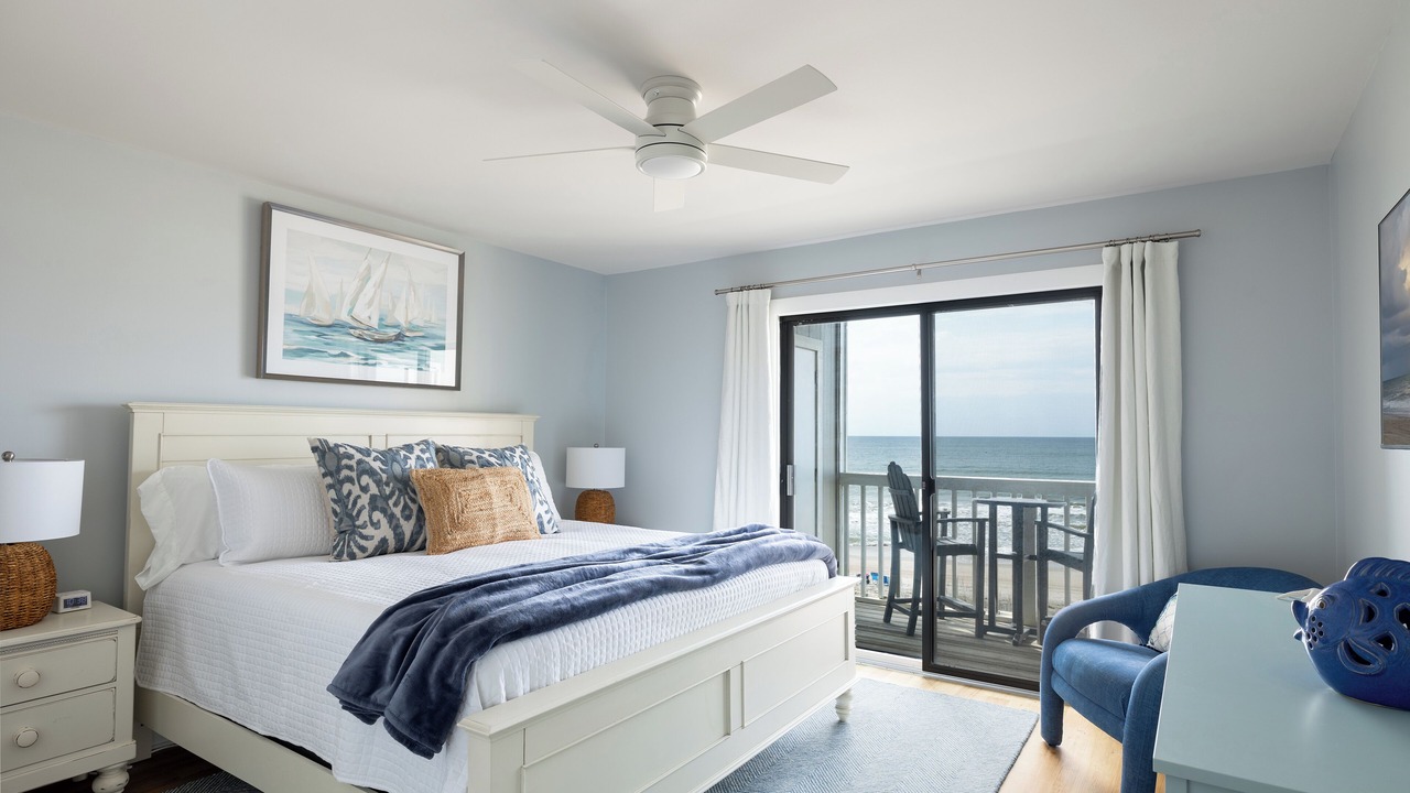 Photo of Bedroom in Pine Knoll Shores