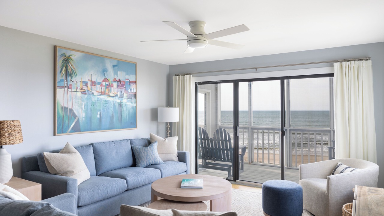 Photo of Livingroom in Pine Knoll Shores