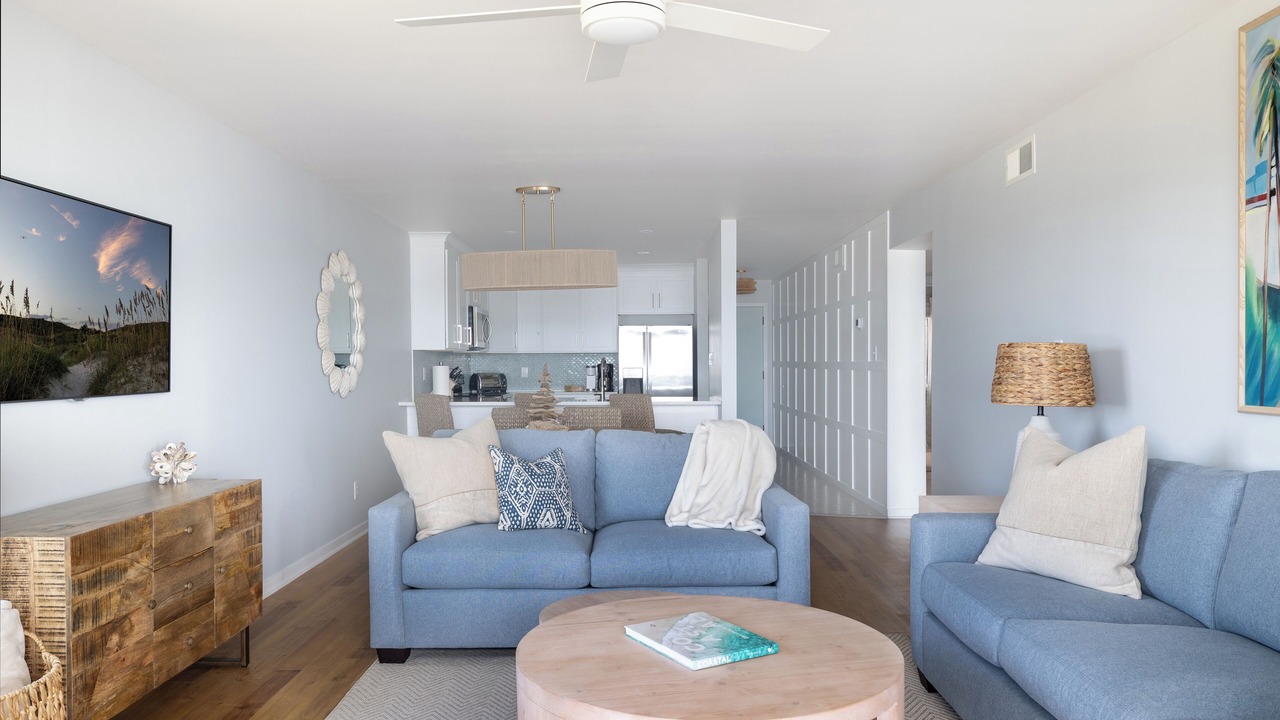 Photo of Livingroom in Pine Knoll Shores