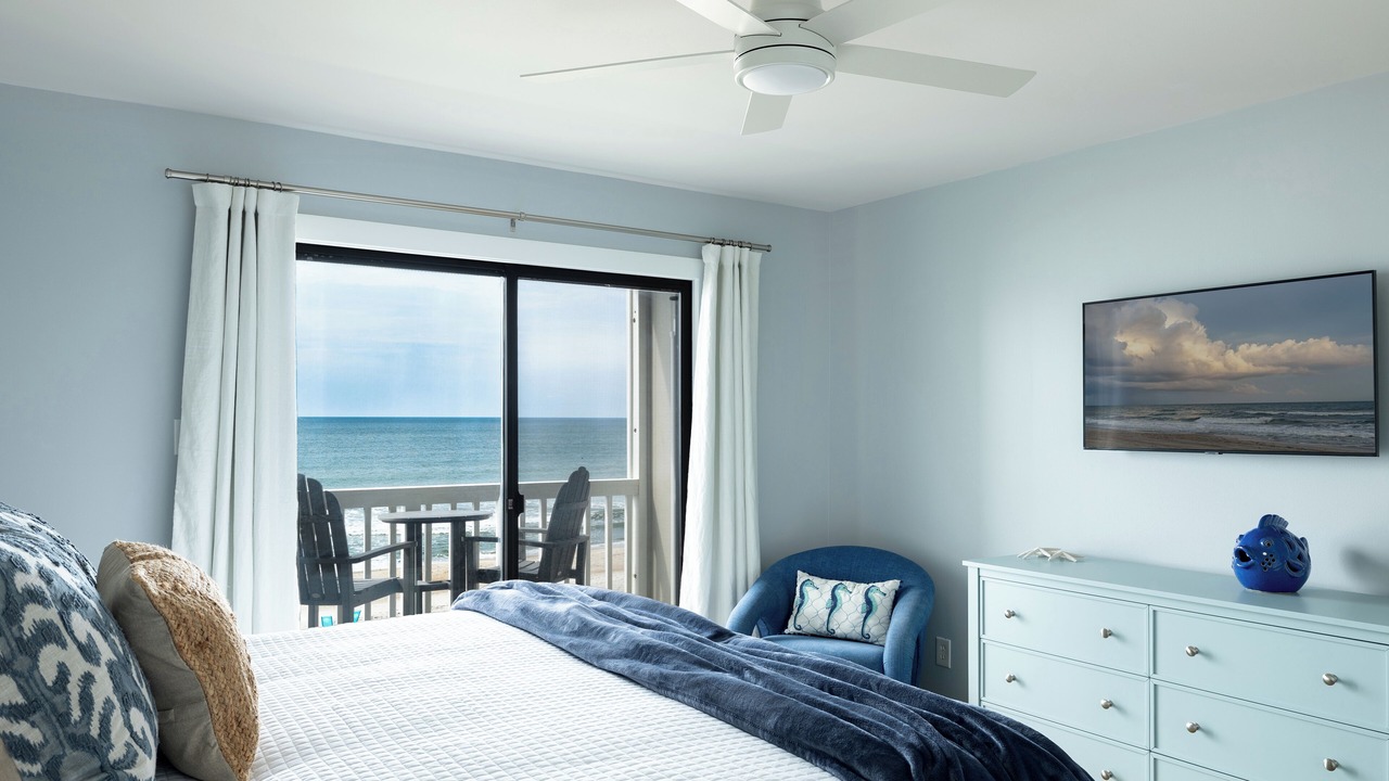 Photo of Bedroom in Pine Knoll Shores