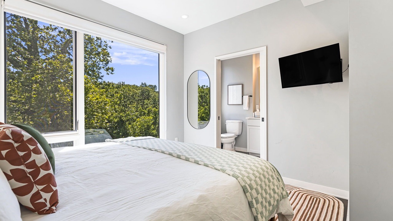 Photo of Bedroom in Historic Montford