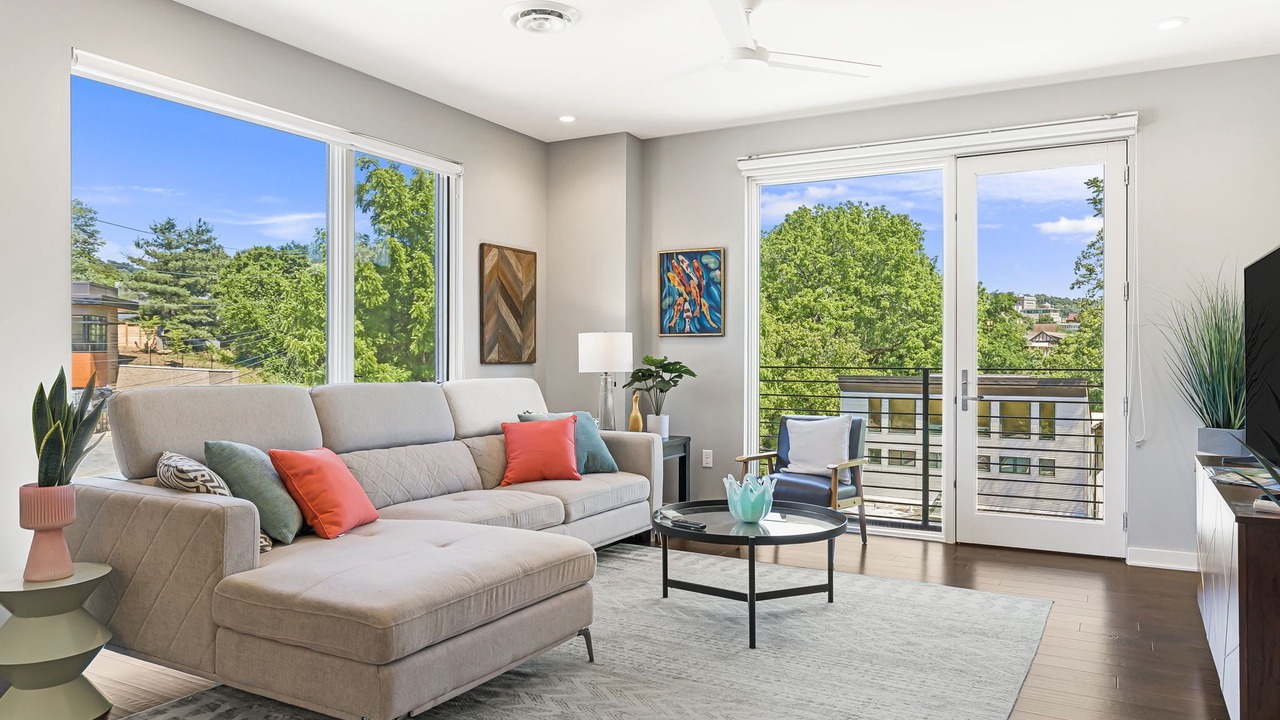 Photo of Livingroom in Historic Montford