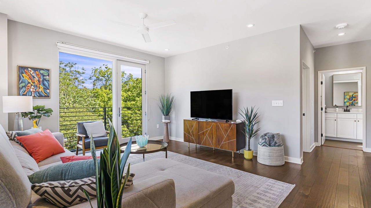 Photo of Livingroom in Historic Montford