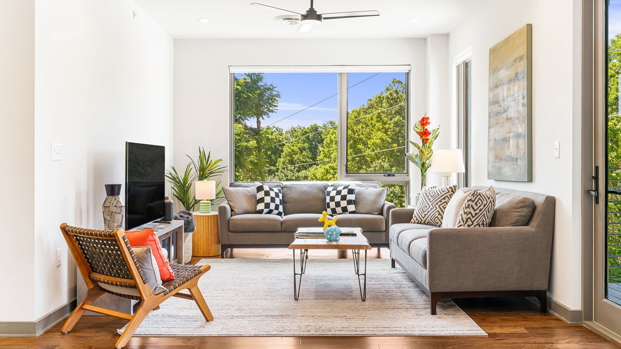 Photo of Livingroom in Historic Montford