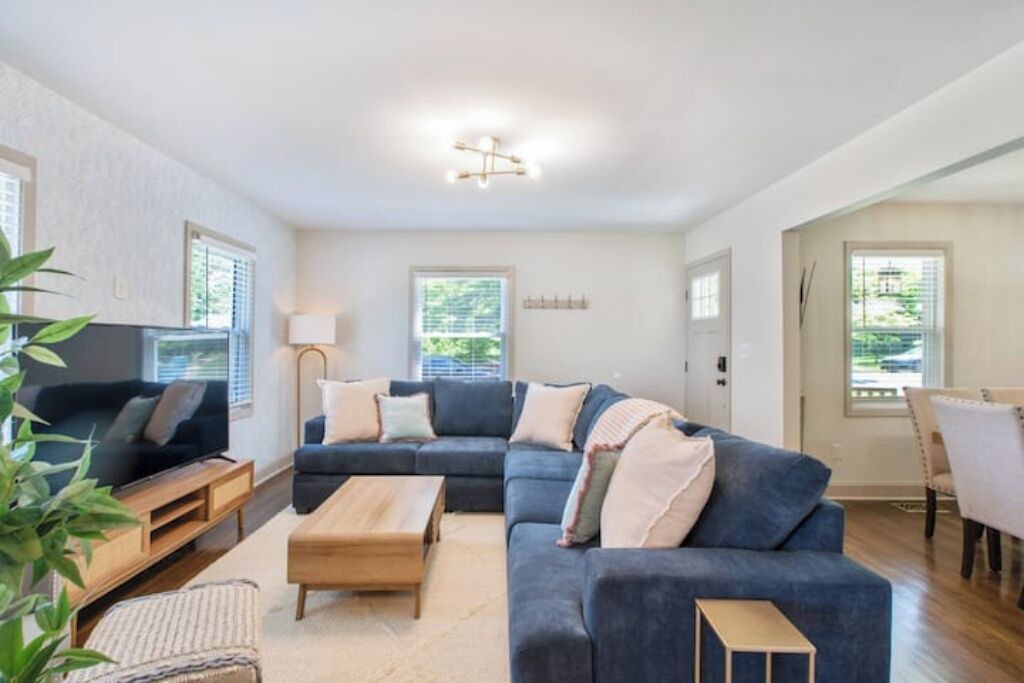 Photo of Livingroom in Belmont Historic District