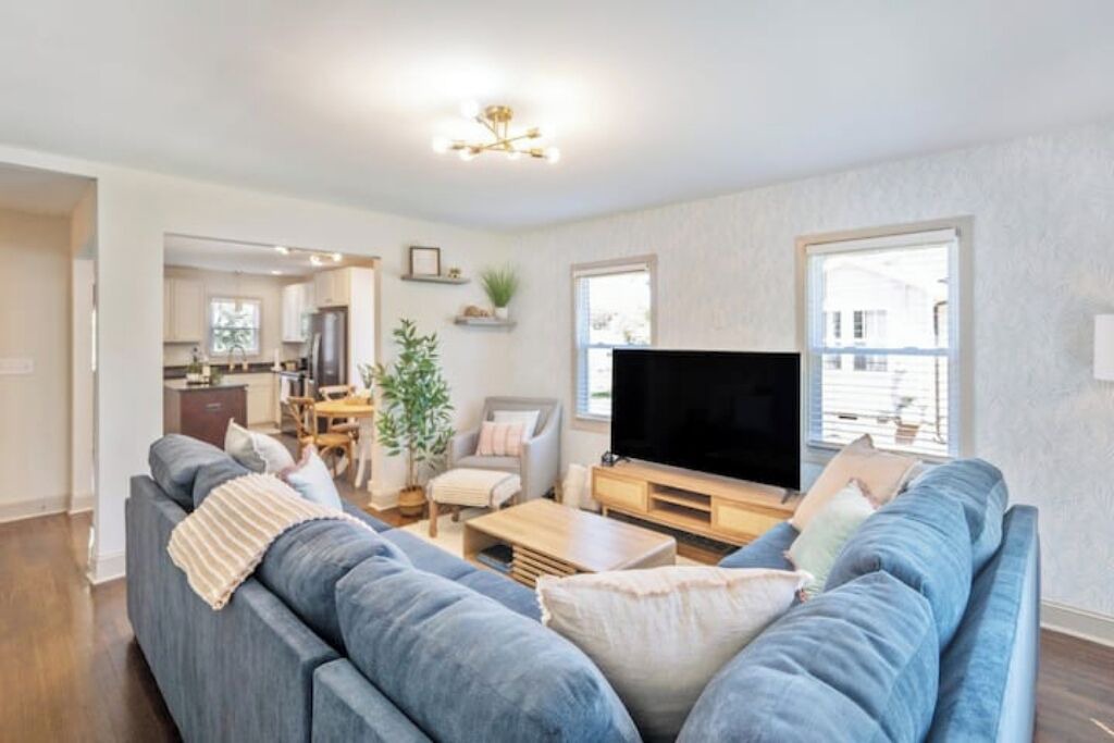 Photo of Livingroom in Belmont Historic District
