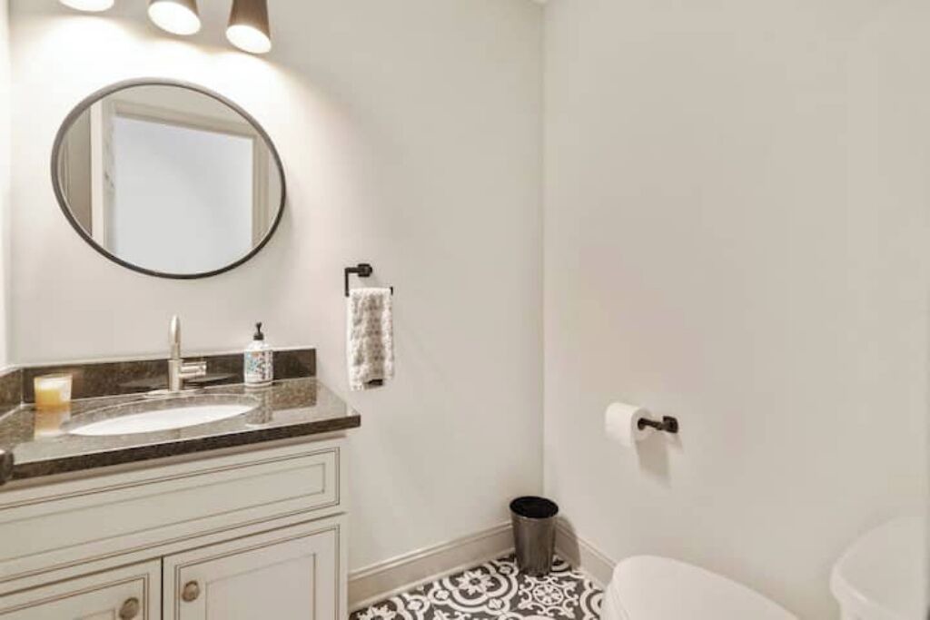 Photo of Bathroom in Belmont Historic District