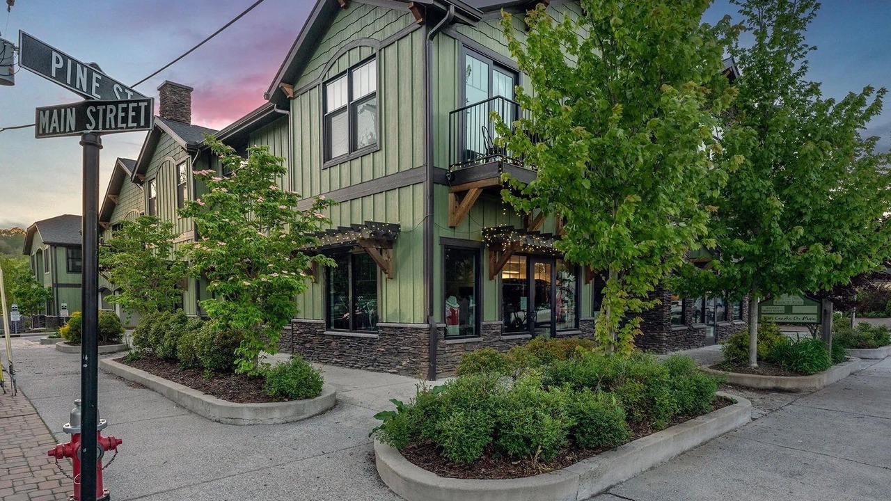 Photo of Others in Blowing Rock