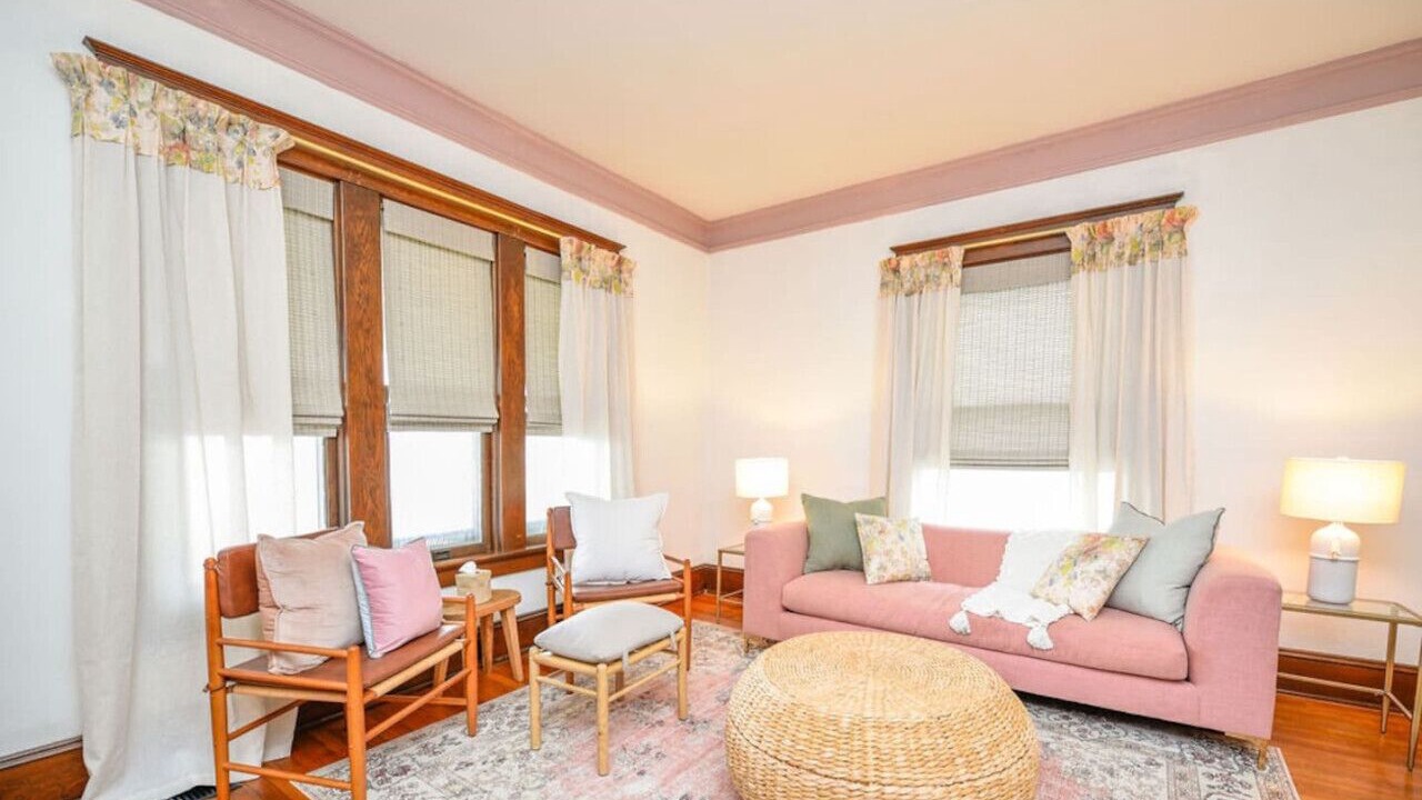 Photo of Livingroom in Burlington