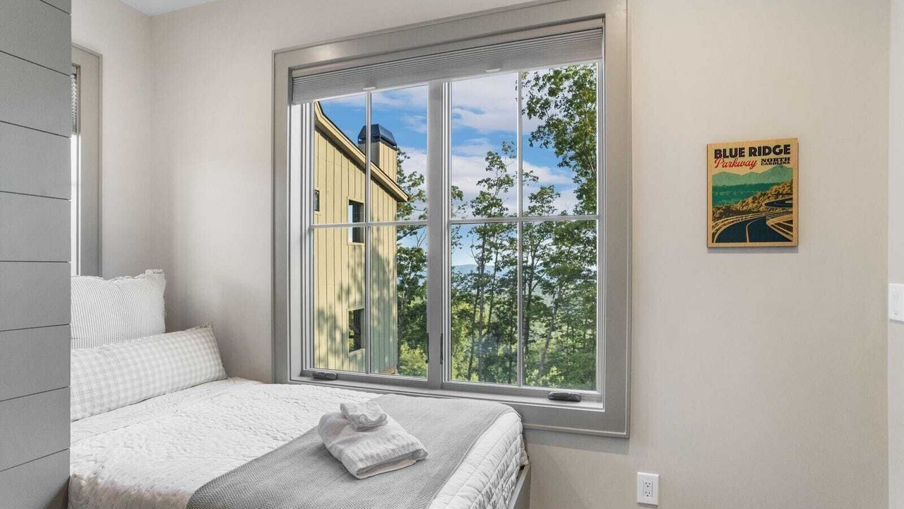 Photo of Bedroom in Lenoir