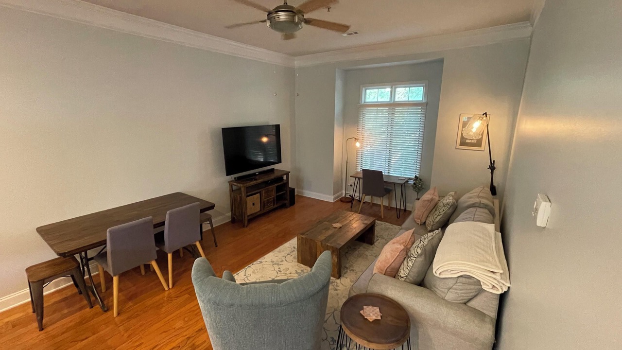 Photo of Livingroom in First Ward