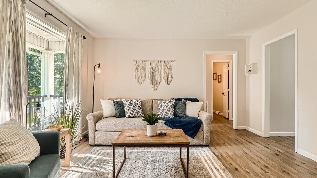 Photo of Livingroom in Oak Forest