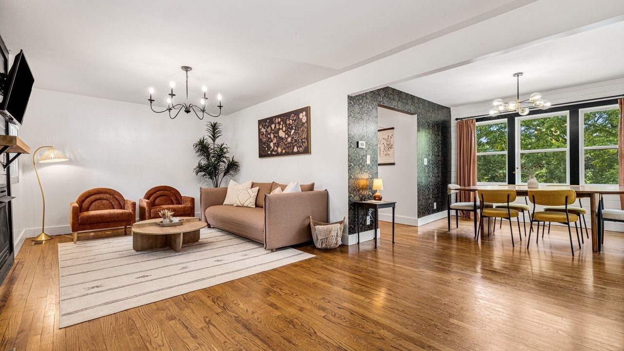 Photo of Livingroom in Canton