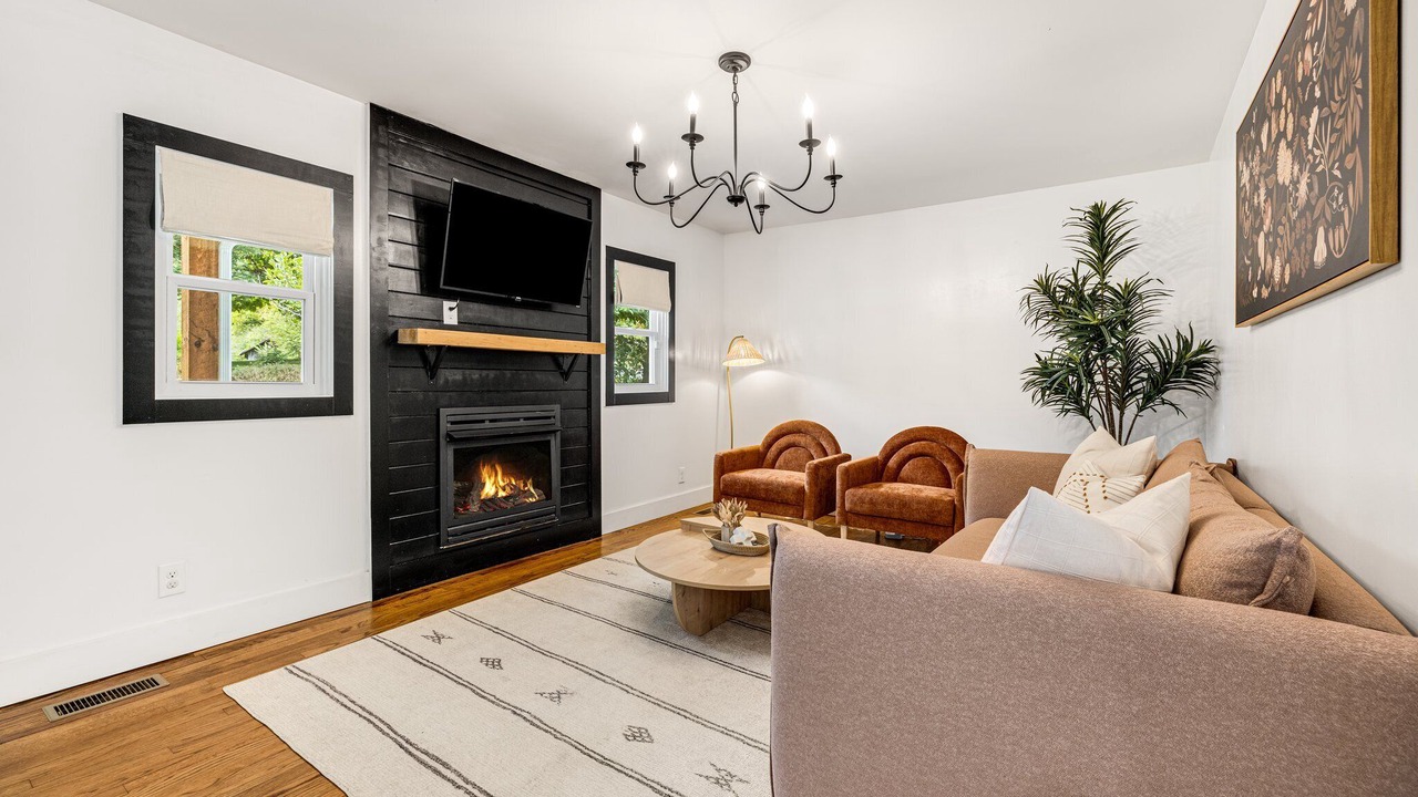 Photo of Livingroom in Canton