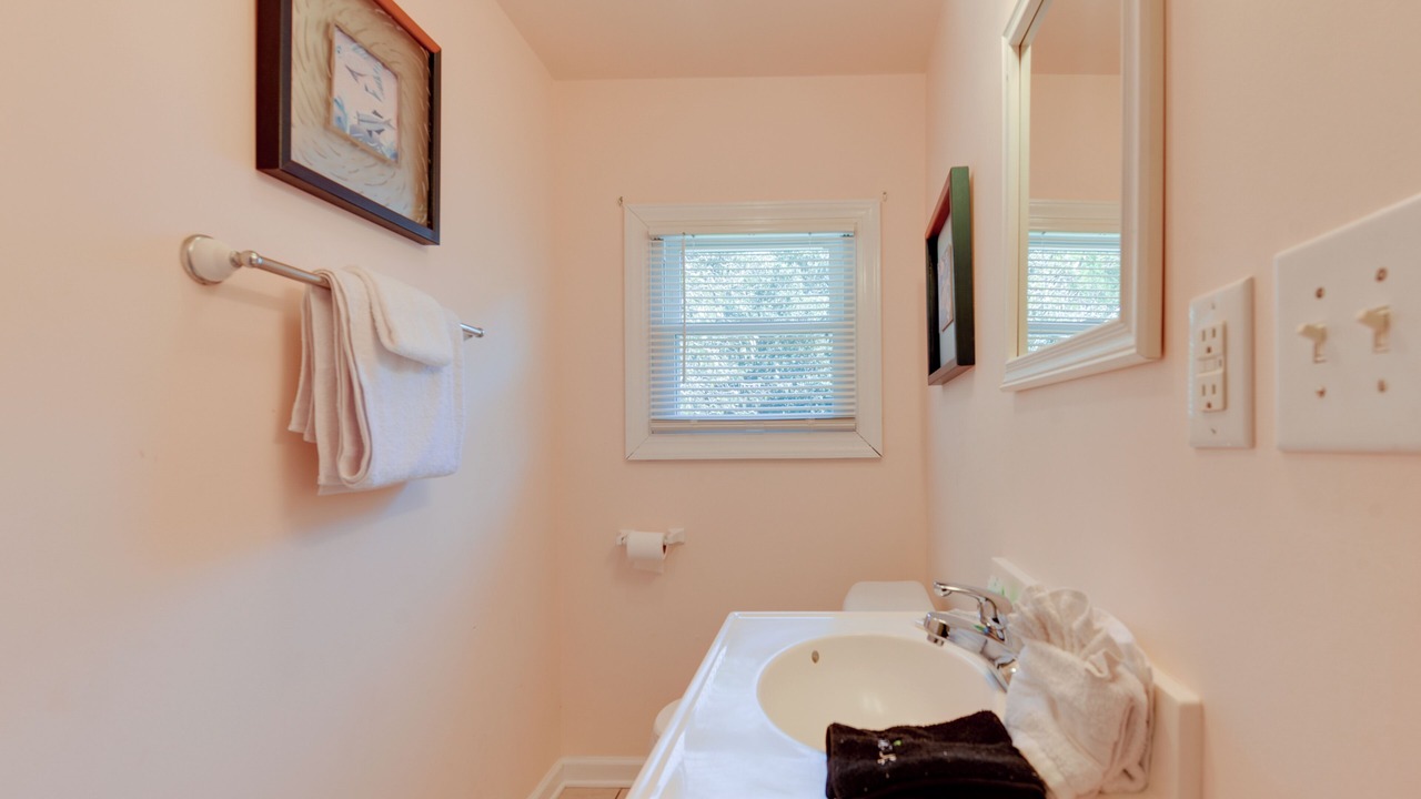 Photo of Bathroom in Ash