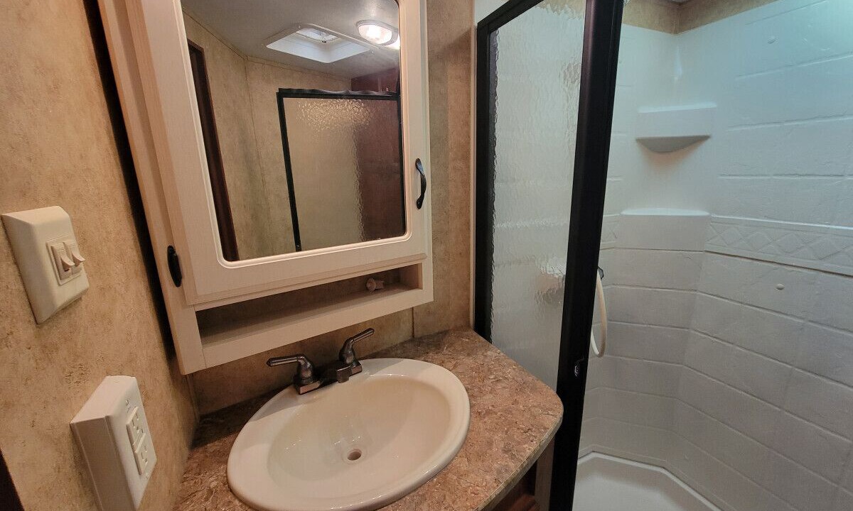 Photo of Bathroom in Peletier
