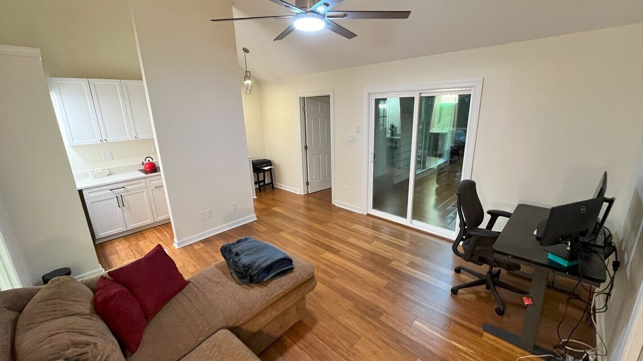 Photo of Livingroom in Northwest Raleigh