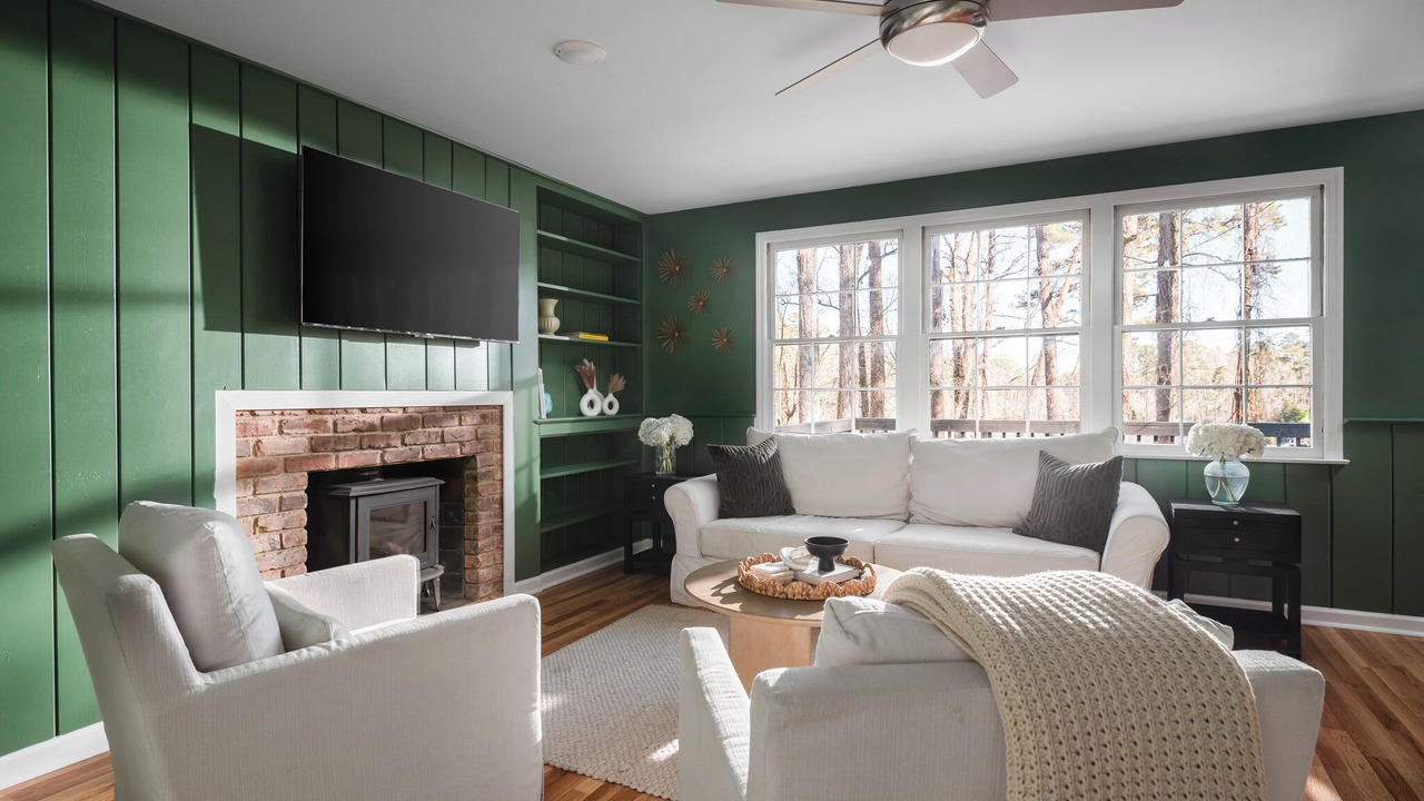 Photo of Livingroom in East Raleigh