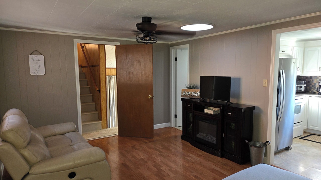 Photo of Livingroom in Morganton