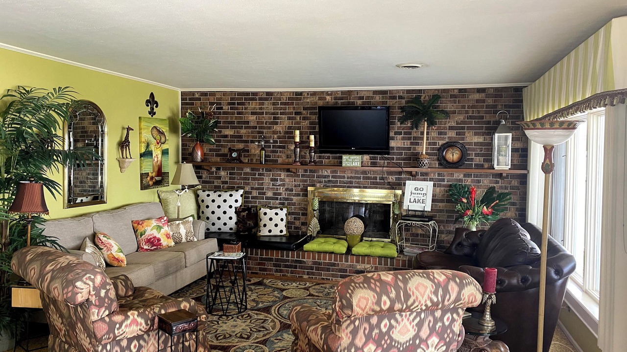 Photo of Livingroom in White Lake