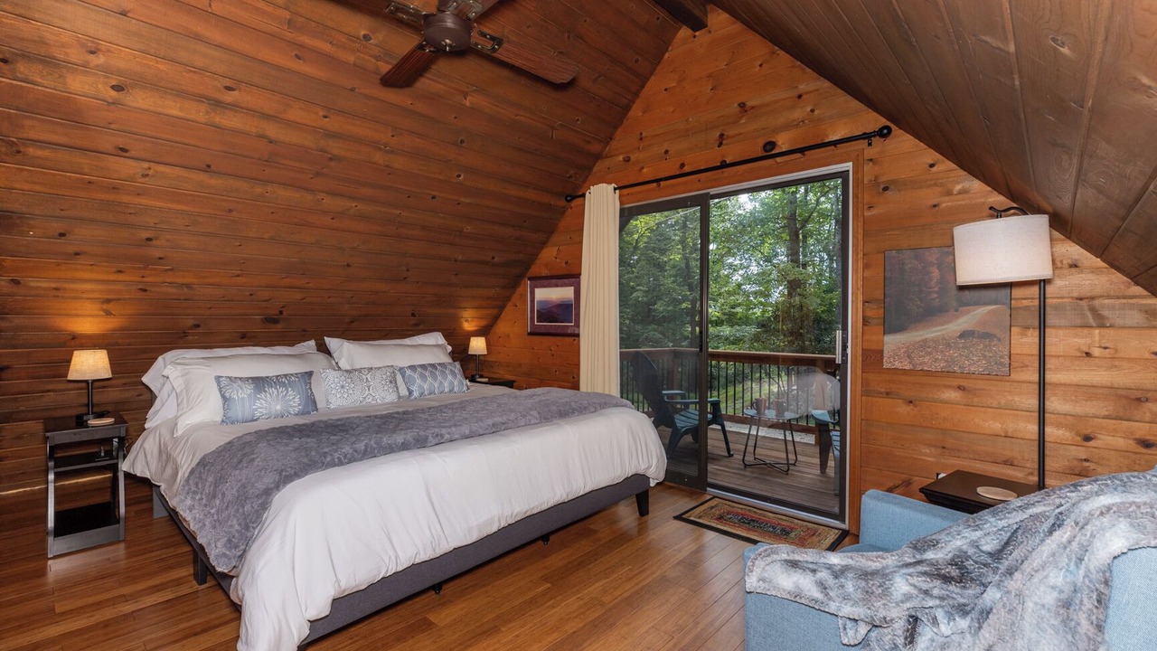 Photo of Bedroom in Deep Gap