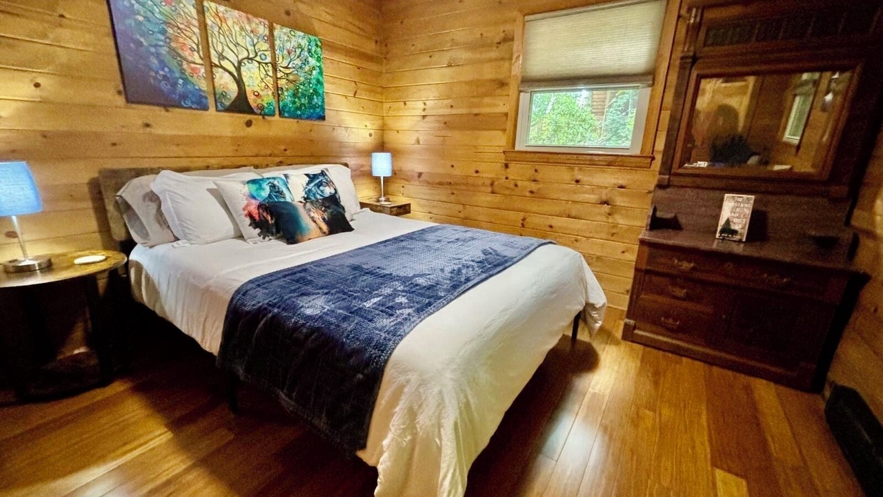Photo of Bedroom in Deep Gap