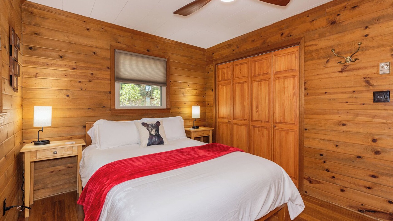 Photo of Bedroom in Deep Gap