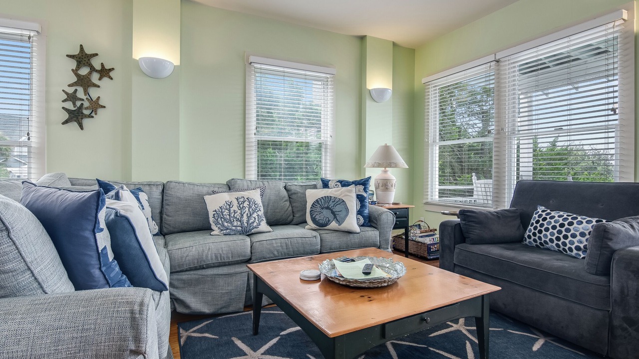Photo of Livingroom in Flora's Bluff