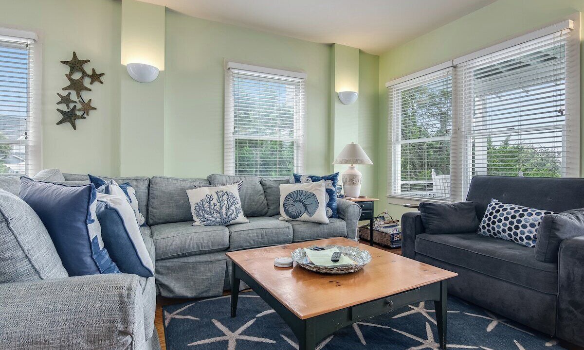 Photo of Livingroom in Flora's Bluff