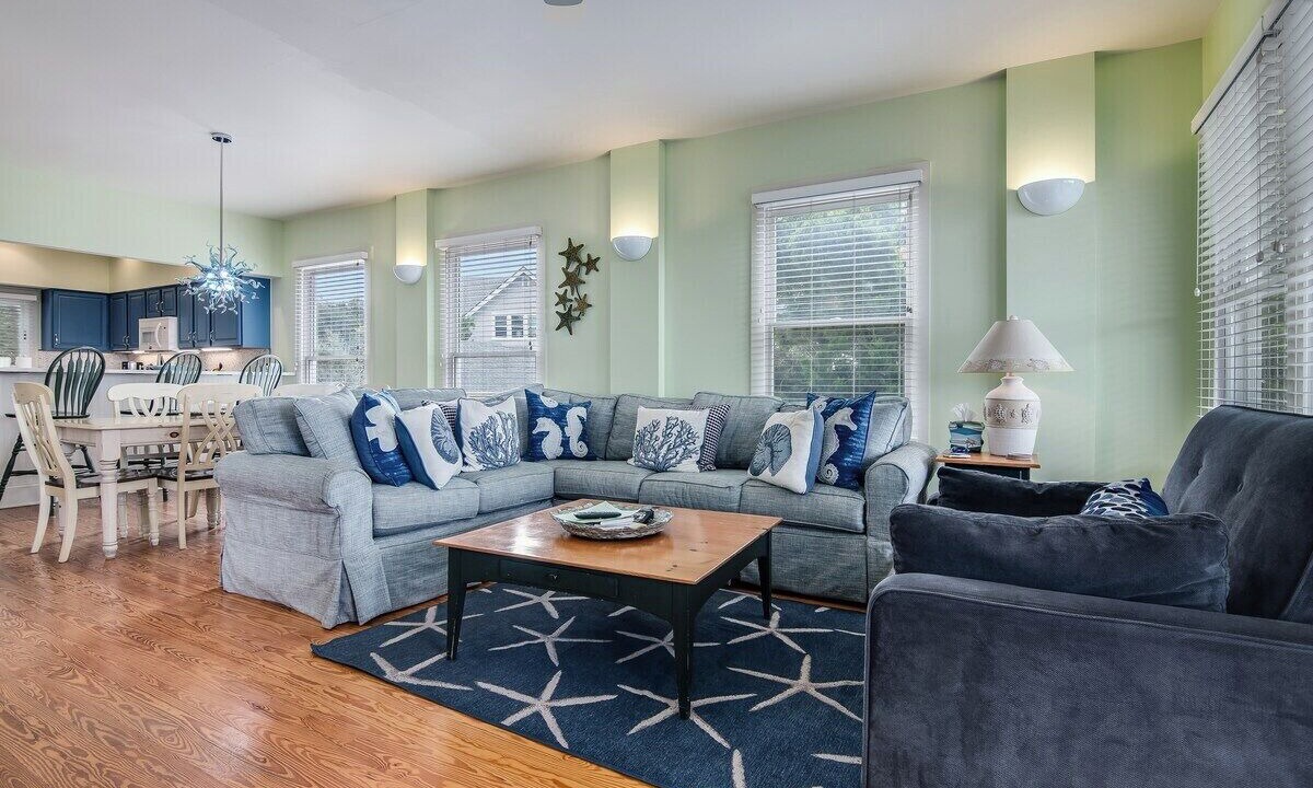 Photo of Livingroom in Flora's Bluff