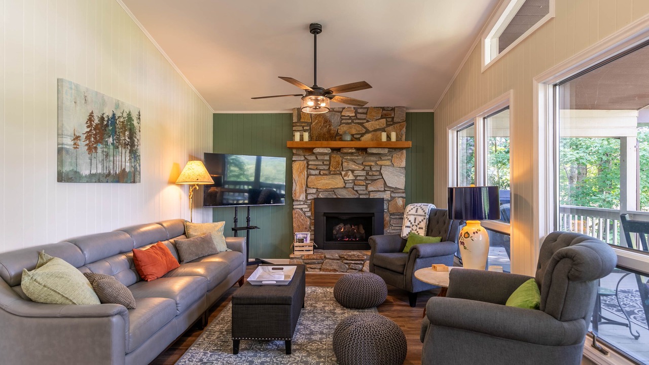 Photo of Livingroom in Spruce Pine