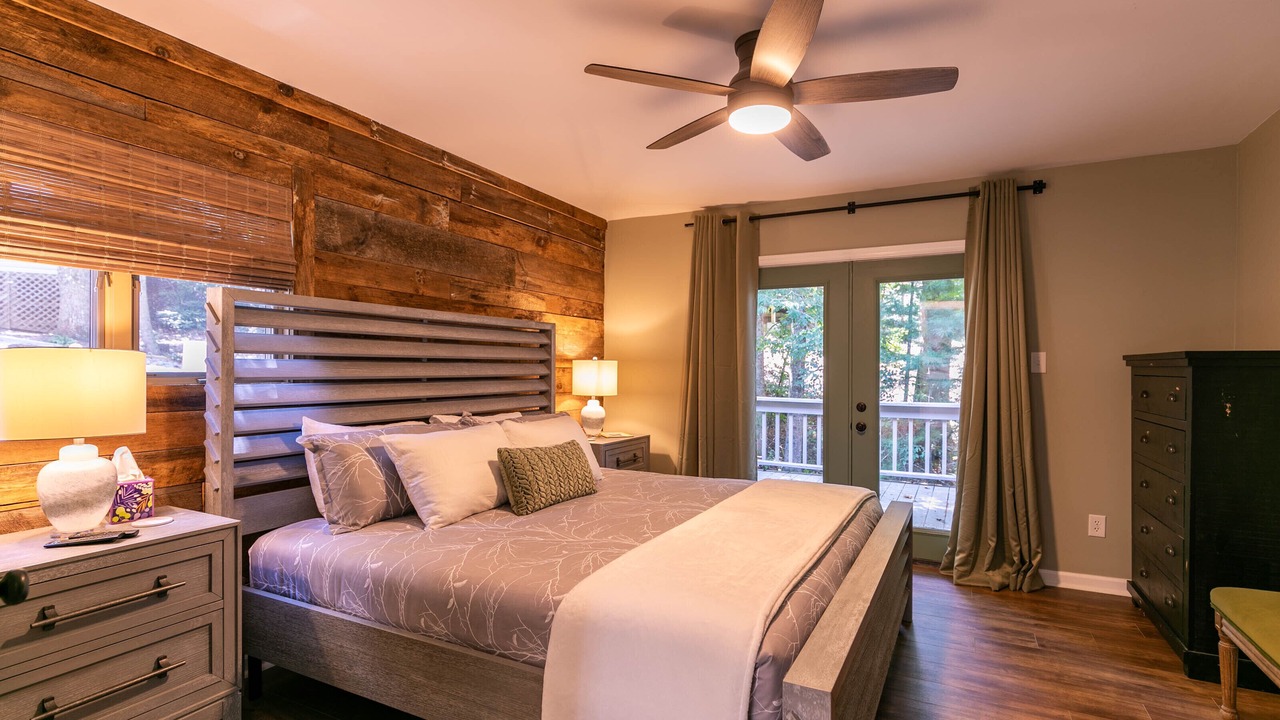 Photo of Bedroom in Spruce Pine