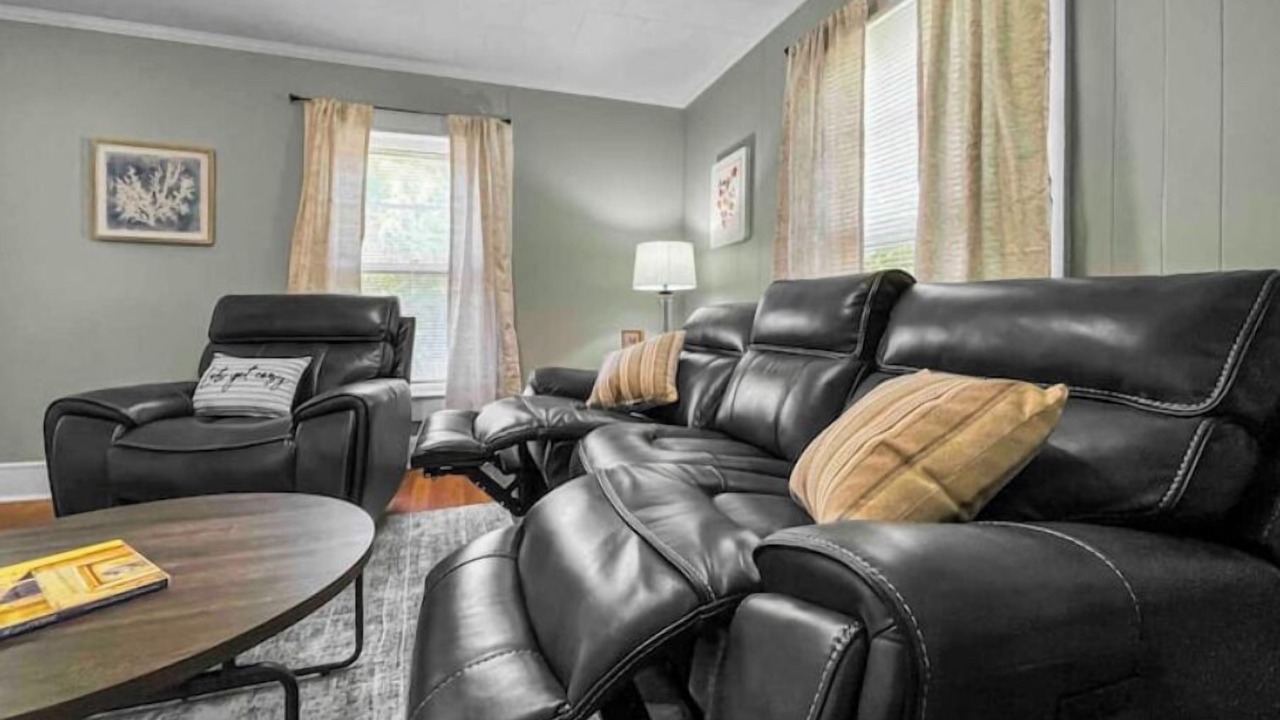 Photo of Livingroom in Lexington