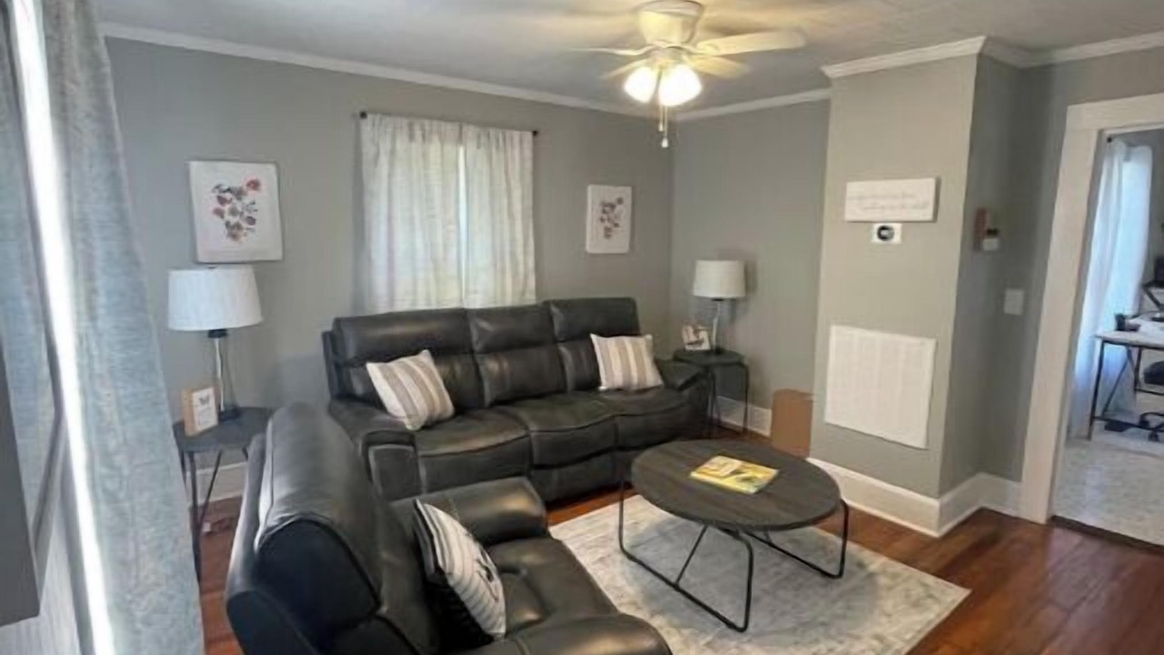 Photo of Livingroom in Lexington
