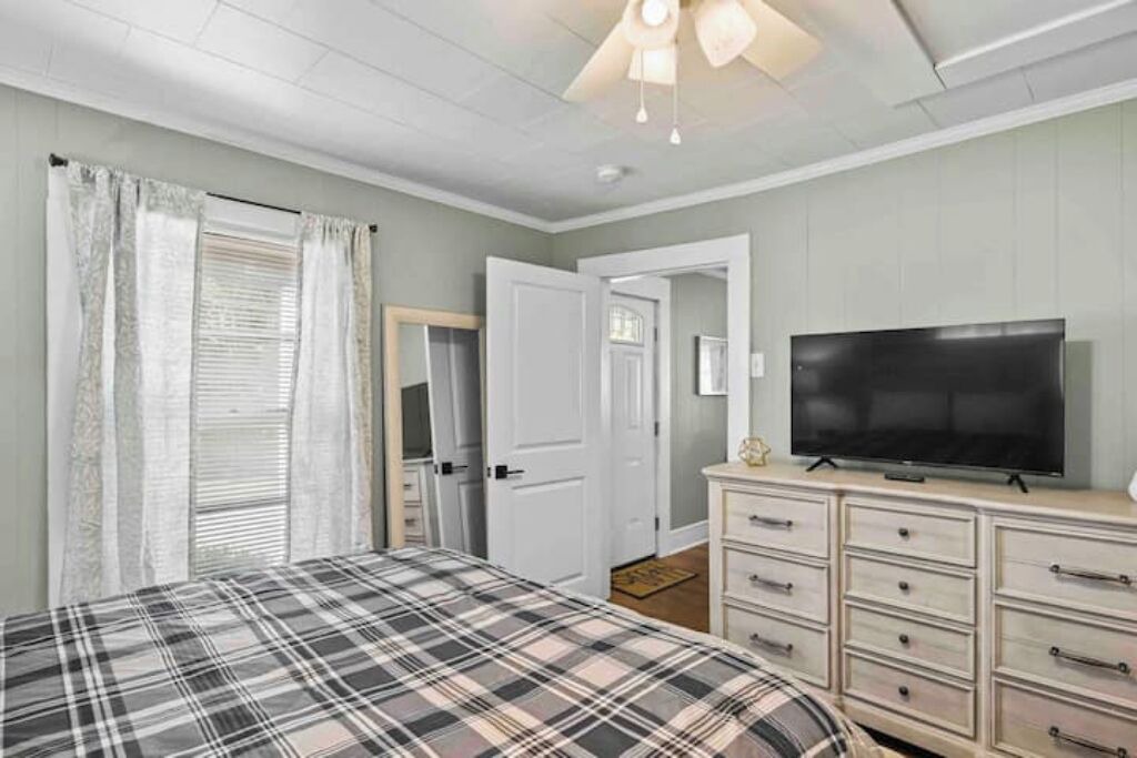 Photo of Bedroom in Lexington