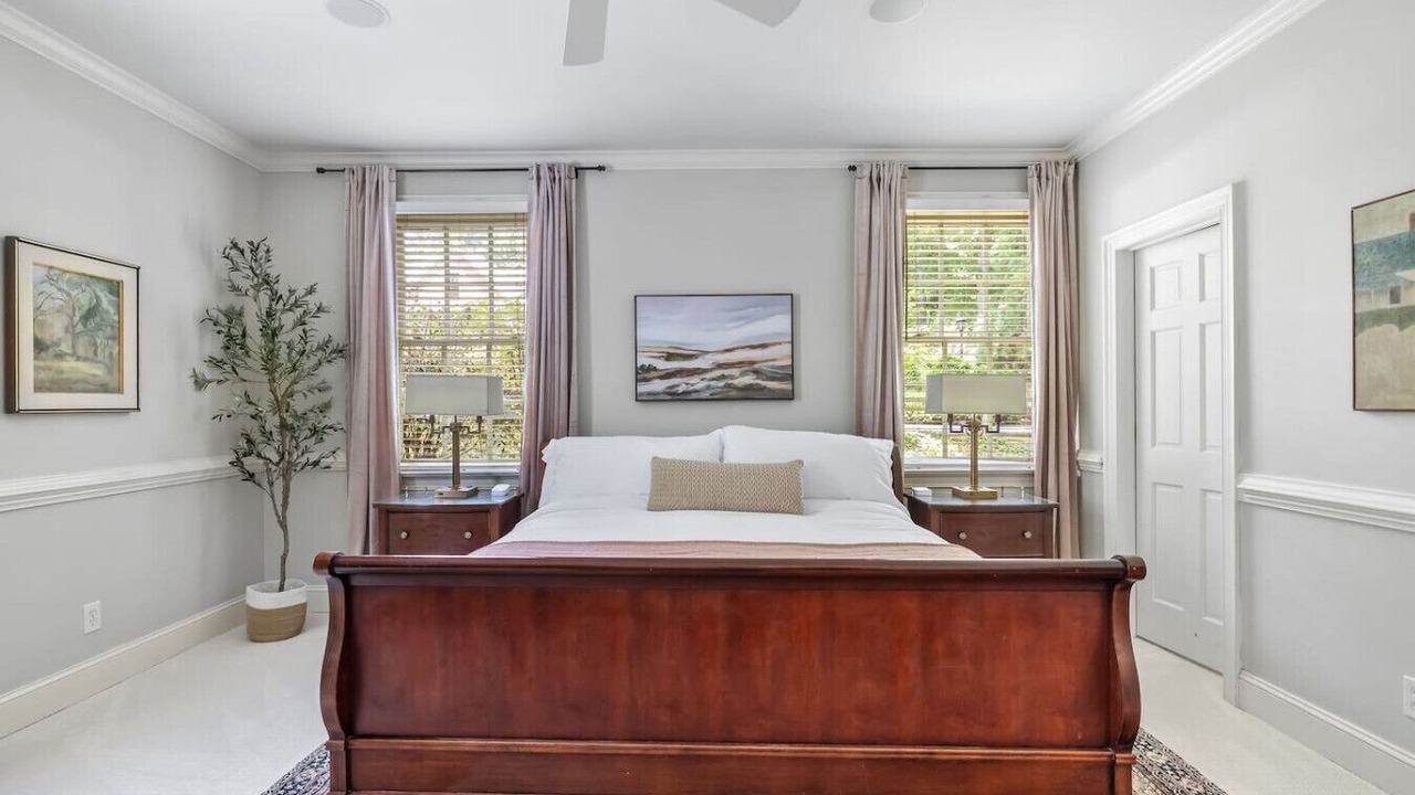 Photo of Bedroom in Old Irving Park