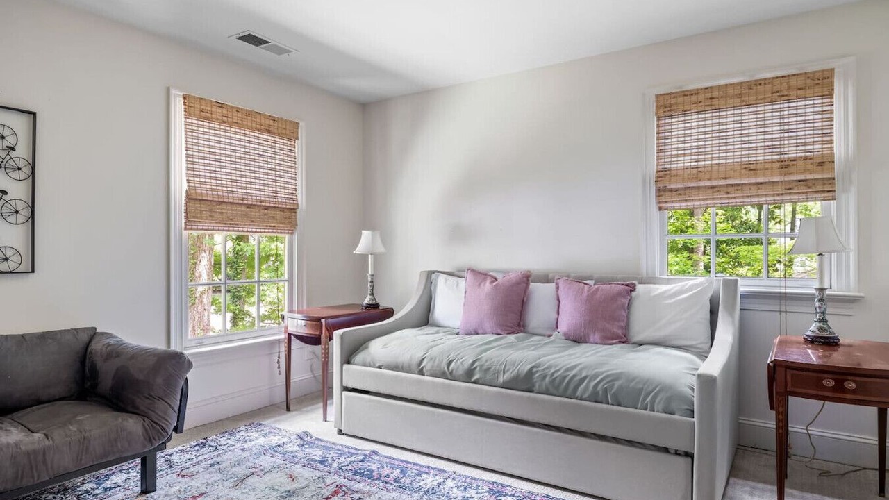 Photo of Livingroom in Old Irving Park