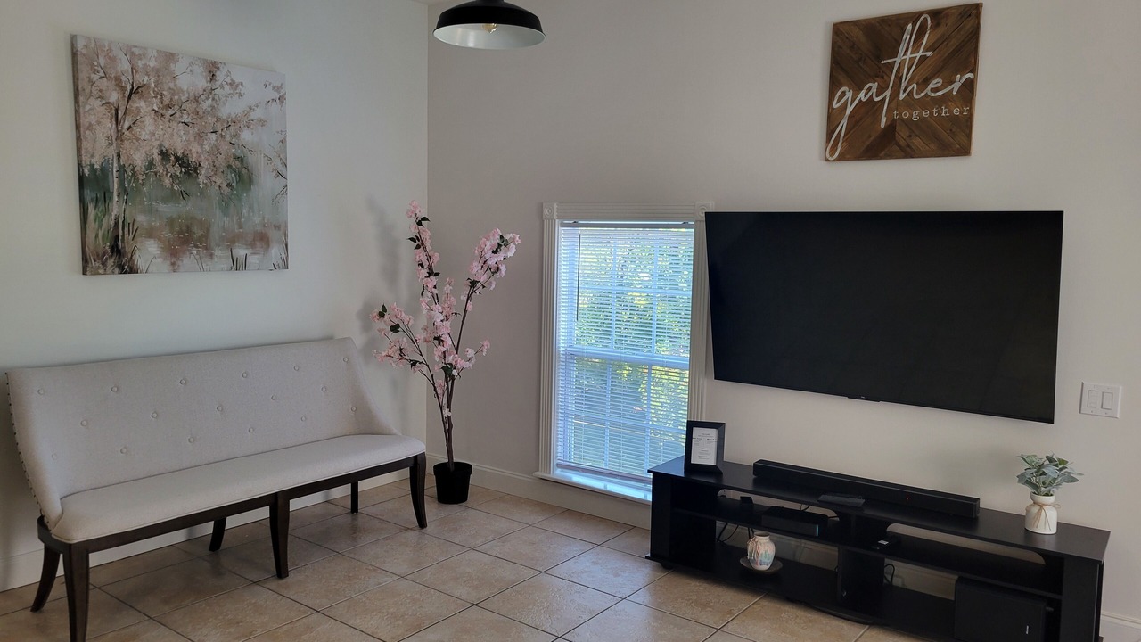 Photo of Livingroom in Woodbine