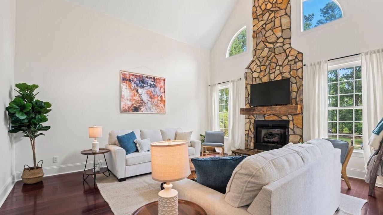 Photo of Livingroom in New Hill