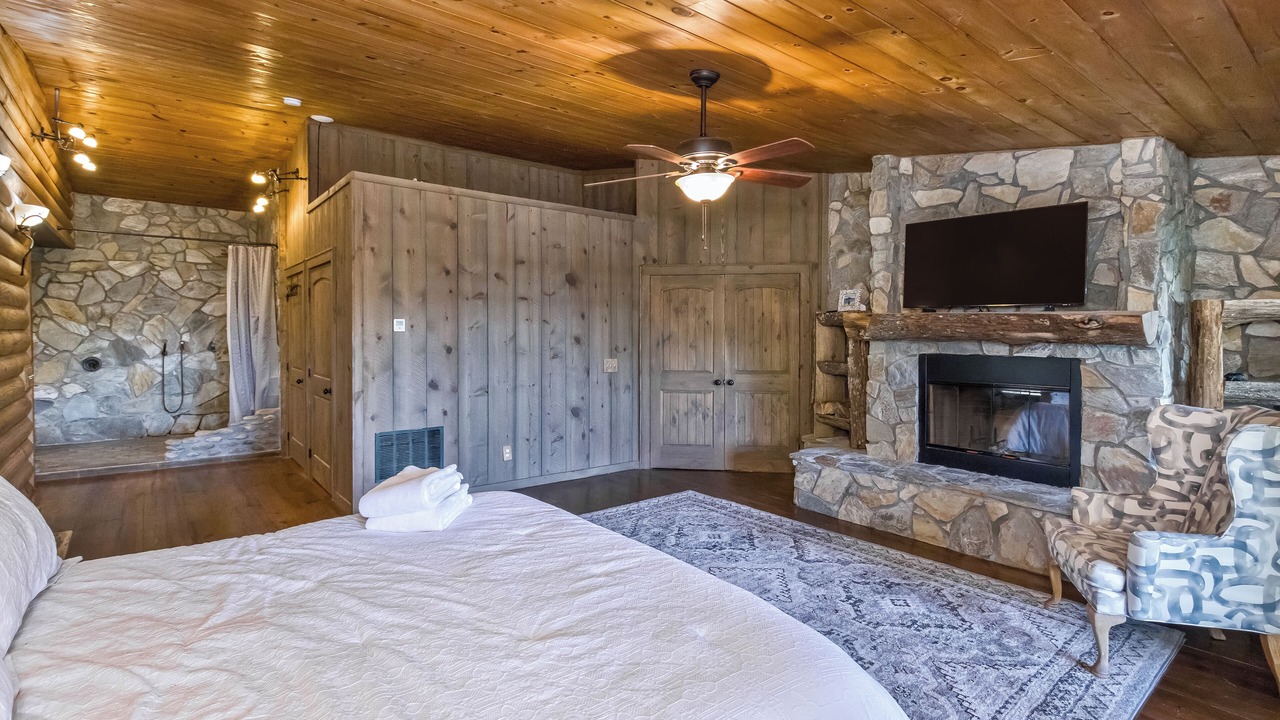 Photo of Bedroom in Waynesville